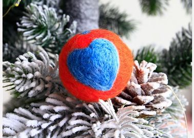 Customized Mini Felt Balls , Circle Heart Pattern Coloured Felt Balls