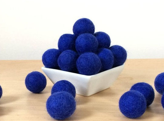 Eco Friendly Diy 1.5cm Felt Wool Balls , Wool Felt Pom Poms