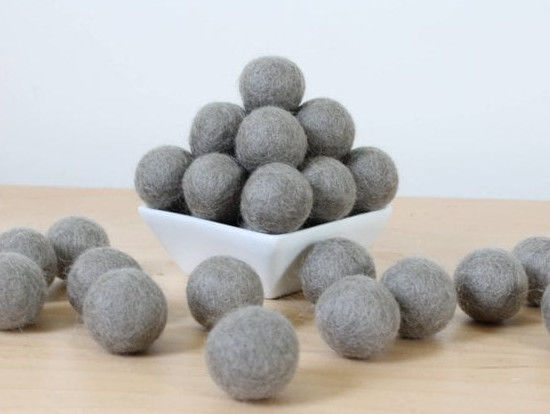 Eco Friendly Diy 1.5cm Felt Wool Balls , Wool Felt Pom Poms